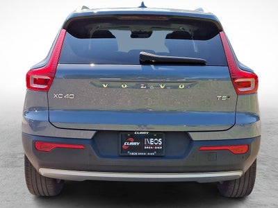 2022 Volvo XC40 Momentum