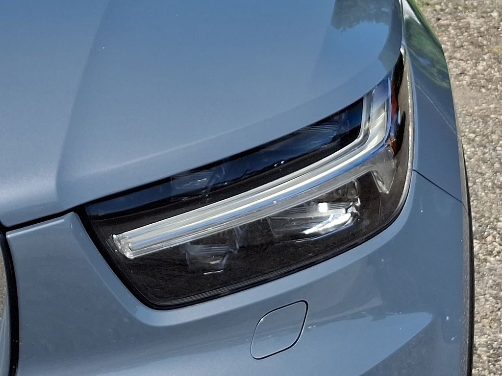 2022 Volvo XC40 Momentum