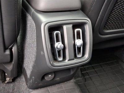 2020 Volvo XC40 R-Design