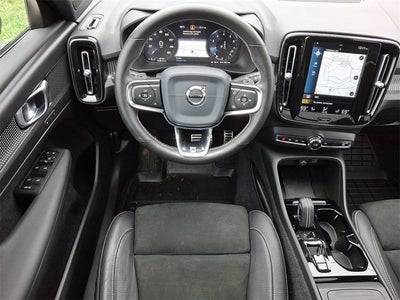 2020 Volvo XC40 R-Design
