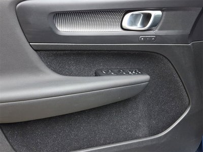 2020 Volvo XC40 R-Design