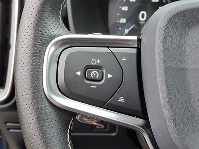 2020 Volvo XC40 R-Design