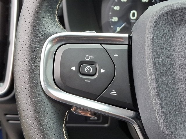 2020 Volvo XC40 R-Design