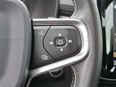 2020 Volvo XC40 R-Design