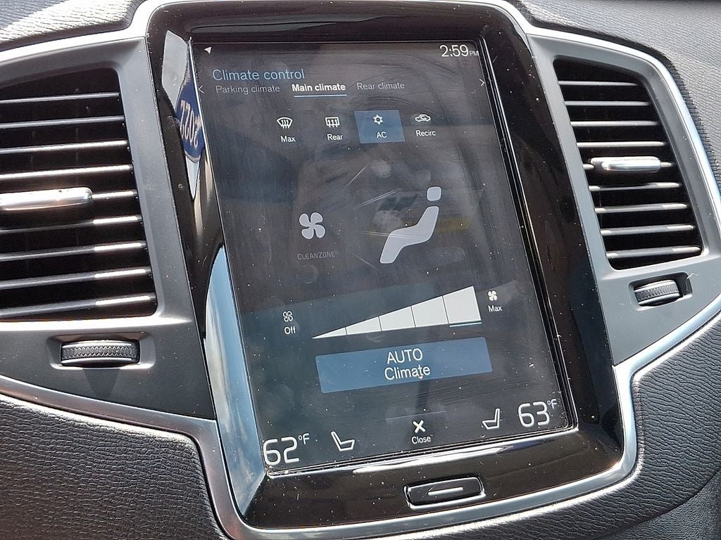 2022 Volvo XC90 T6 Momentum