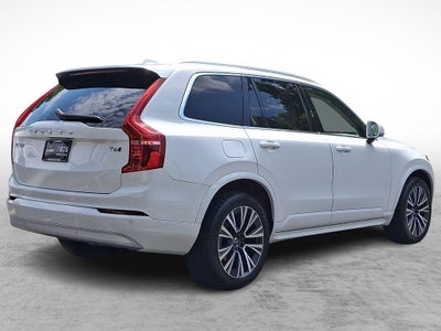 2022 Volvo XC90 T6 Momentum