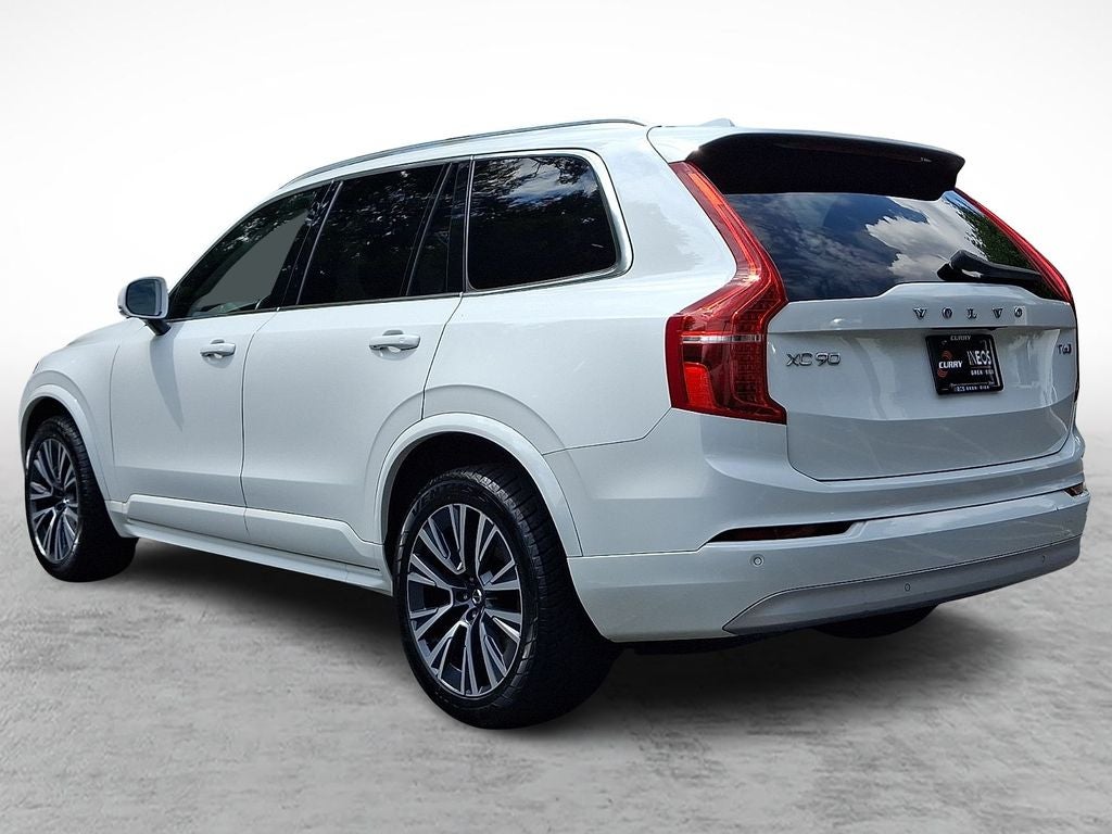 2022 Volvo XC90 T6 Momentum