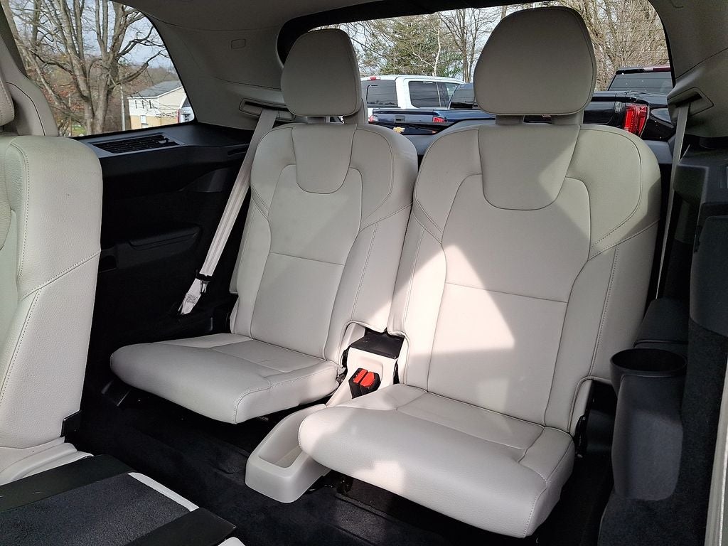 2017 Volvo XC90 T6 Momentum