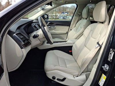 2017 Volvo XC90 T6 Momentum