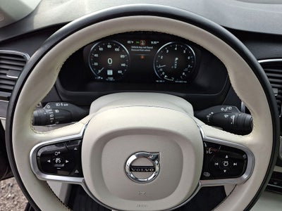 2017 Volvo XC90 T6 Momentum