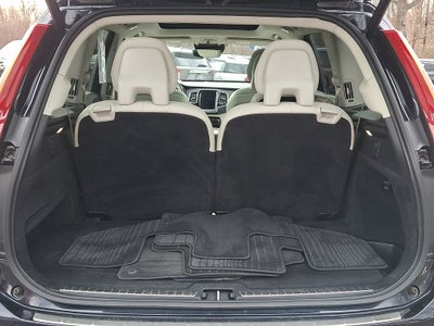 2017 Volvo XC90 T6 Momentum