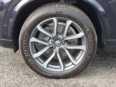 2017 Volvo XC90 T6 Momentum