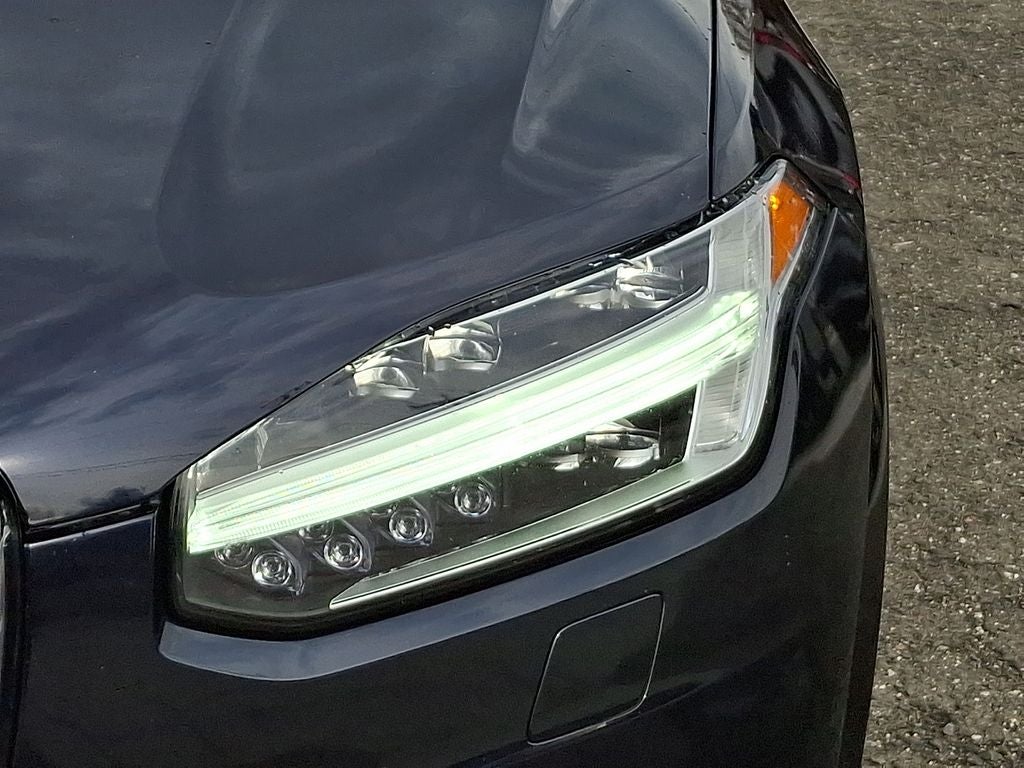 2017 Volvo XC90 T6 Momentum