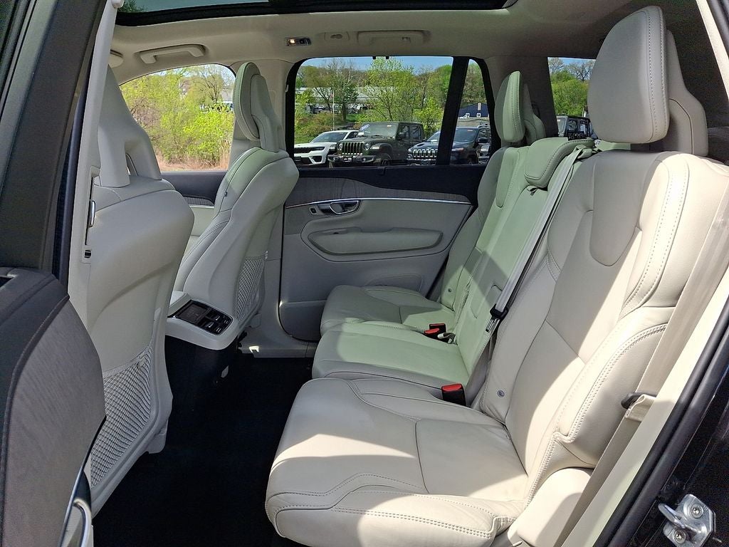 2022 Volvo XC90 T6 Inscription