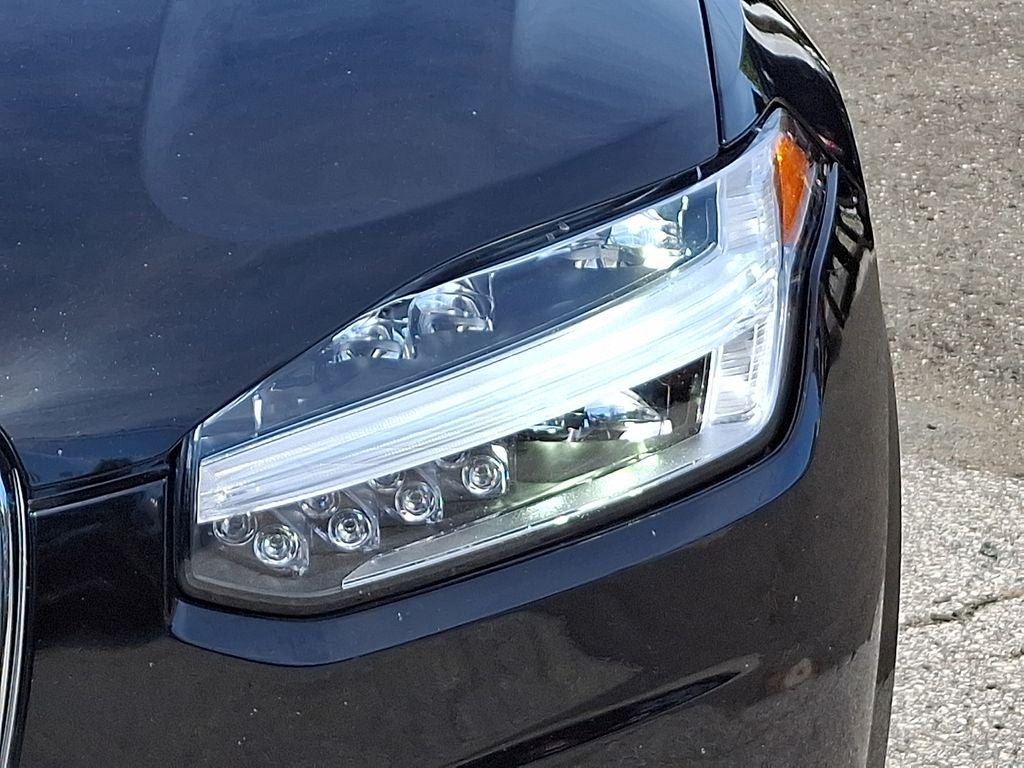 2022 Volvo XC90 T6 Inscription