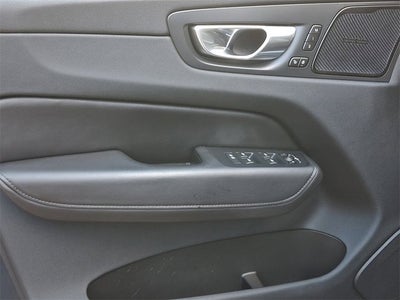 2023 Volvo XC60 Plus Bright Theme