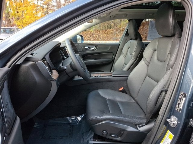 2023 Volvo XC60 Plus Bright Theme