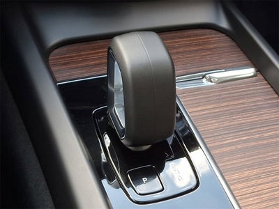 2023 Volvo XC60 Plus Bright Theme