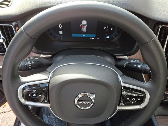 2023 Volvo XC60 Plus Bright Theme