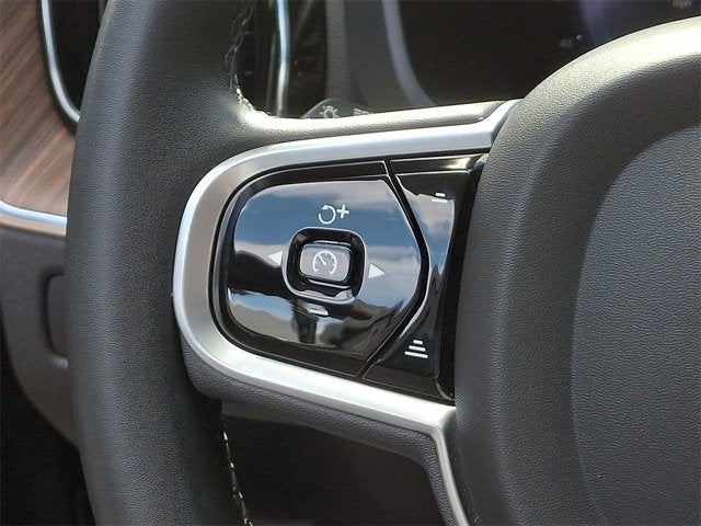 2023 Volvo XC60 Plus Bright Theme