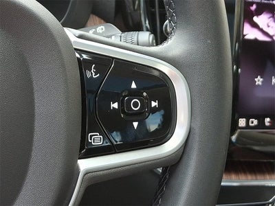 2023 Volvo XC60 Plus Bright Theme