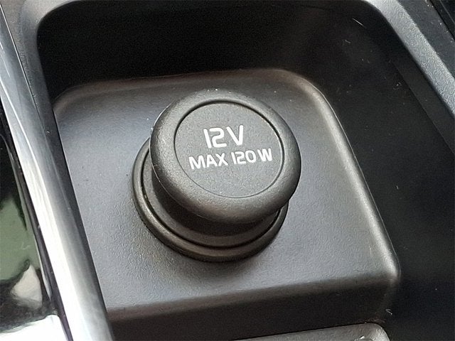 2023 Volvo XC60 Plus Bright Theme