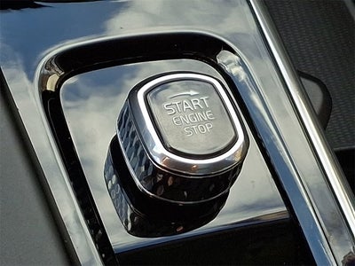 2023 Volvo XC60 Plus Bright Theme