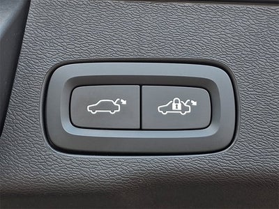 2023 Volvo XC60 Plus Bright Theme