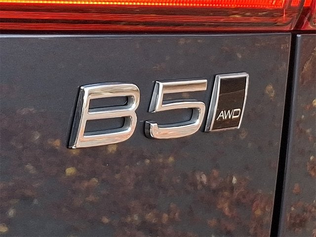 2023 Volvo XC60 Plus Bright Theme