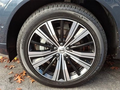 2023 Volvo XC60 Plus Bright Theme
